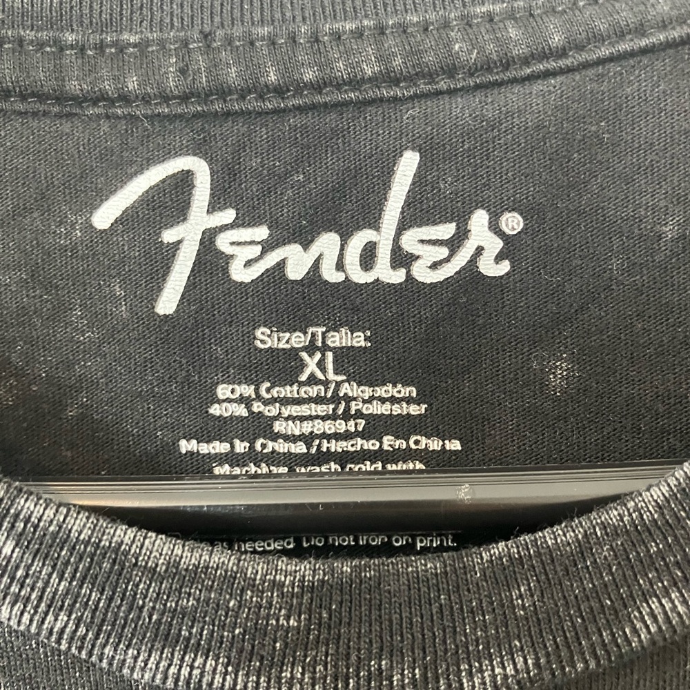 Fender Guitar Corona California Crop Graphic T-Shirt Size XL Black Distressed - Picture 2 of 5